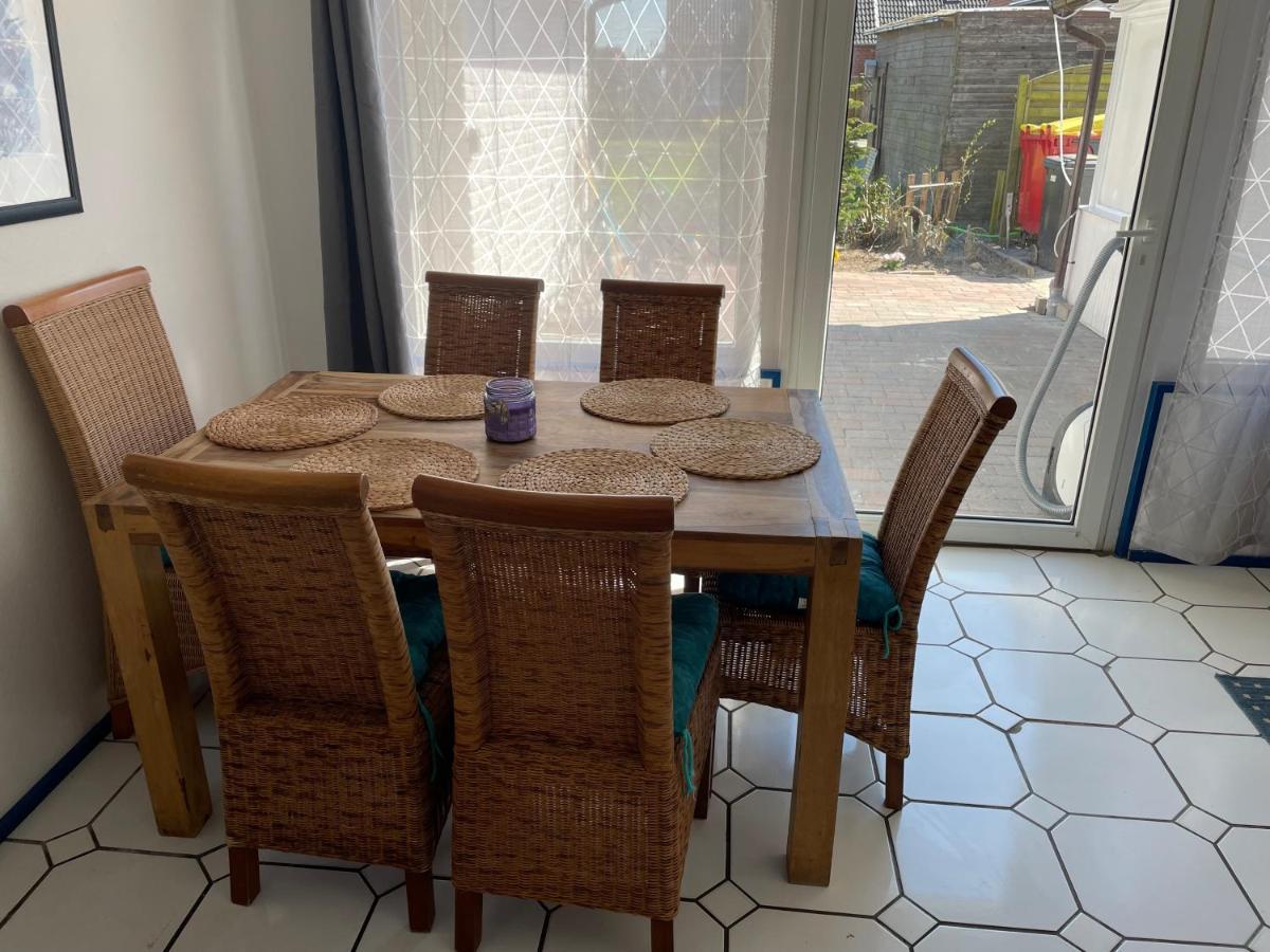 Familie Decker-behrends Apartment Upleward